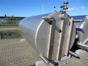 Edelstahltank 8000 Liter mit Rührwerk