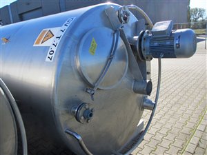 Edelstahltank 8000 Liter mit Rührwerk