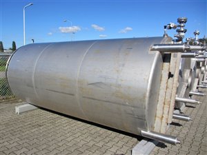 Edelstahltank 8000 Liter mit Rührwerk